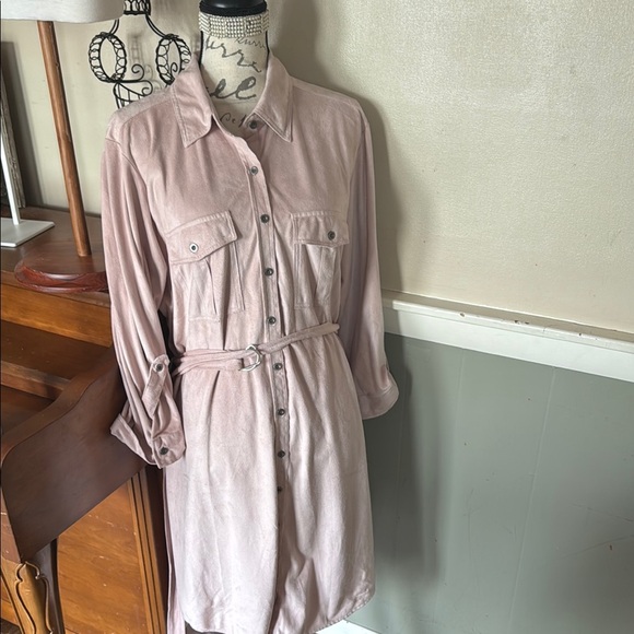 Women's Pink Blush Suede Belted High N Low Button Down Collar Dress 159.00 - Picture 2 of 10